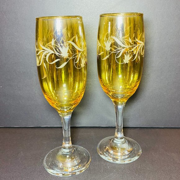 Vintage Pair of Glass Champagne Flutes Yellow Amber Floral Etching - Picture 1 of 4